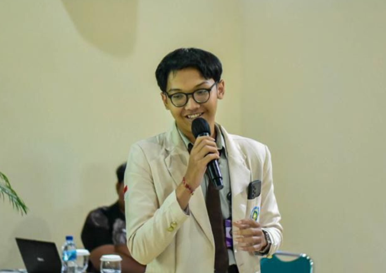 Aroma Coffee dan Deadline: Cerita di Balik Kesibukan Mahasiswa Pariwisata